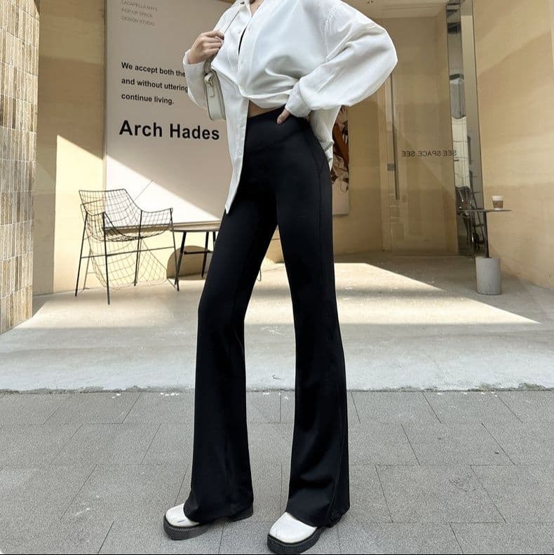 フレアパンツ 優雅なシルエット フレアスラックス