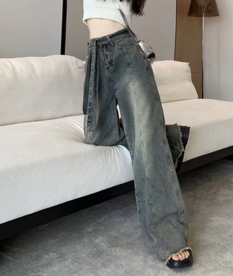 フレアパンツ 裾広がりベルト付きデニムパンツ