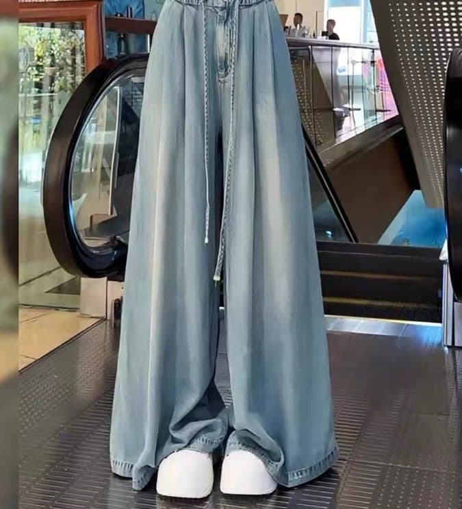 フレアパンツ ゆったり広がる裾デニムパンツ