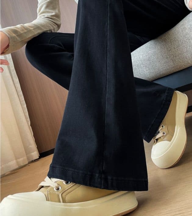 フレアパンツ すらっと美脚フレアデニム