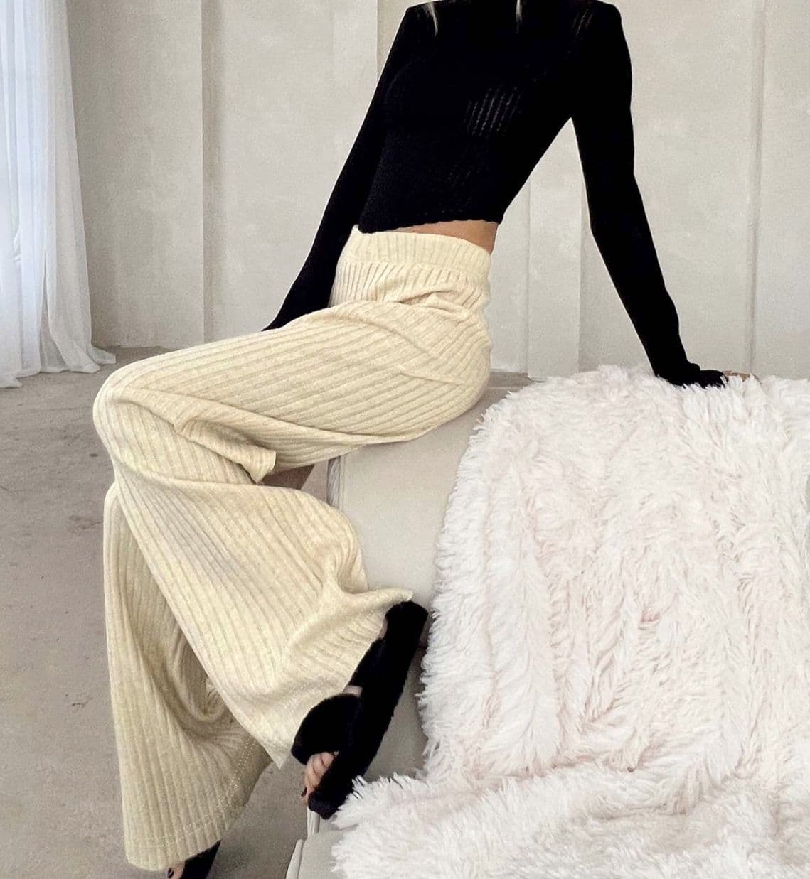 フレアパンツ 縦リブ編み優美フレアパンツ