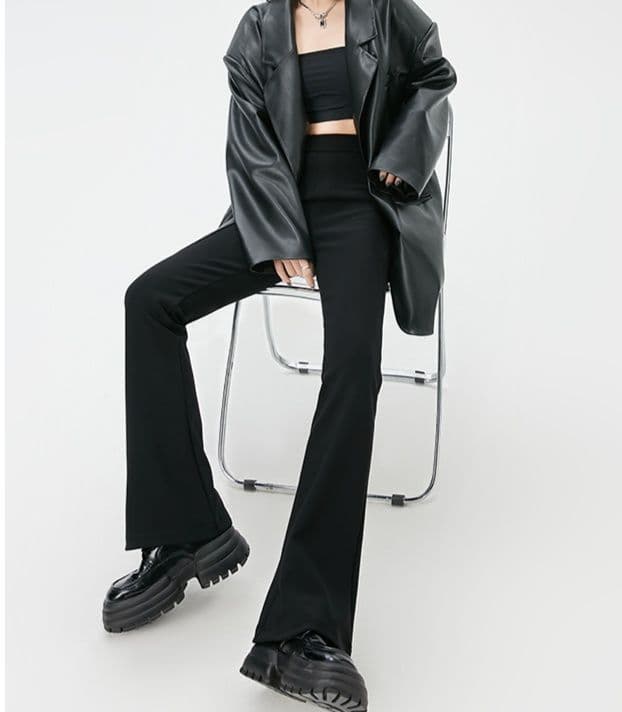 フレアパンツ 高級感漂うフレアシルエットスラックス