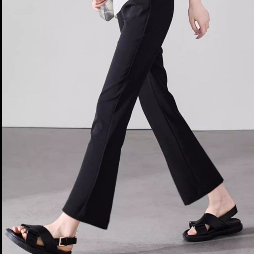 フレアパンツ 洗練フレアシルエットスラックス
