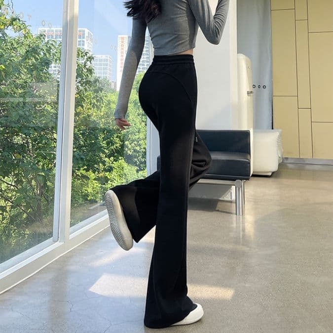 フレアパンツ ゆったりワイドシルエット裾広がりスウェット