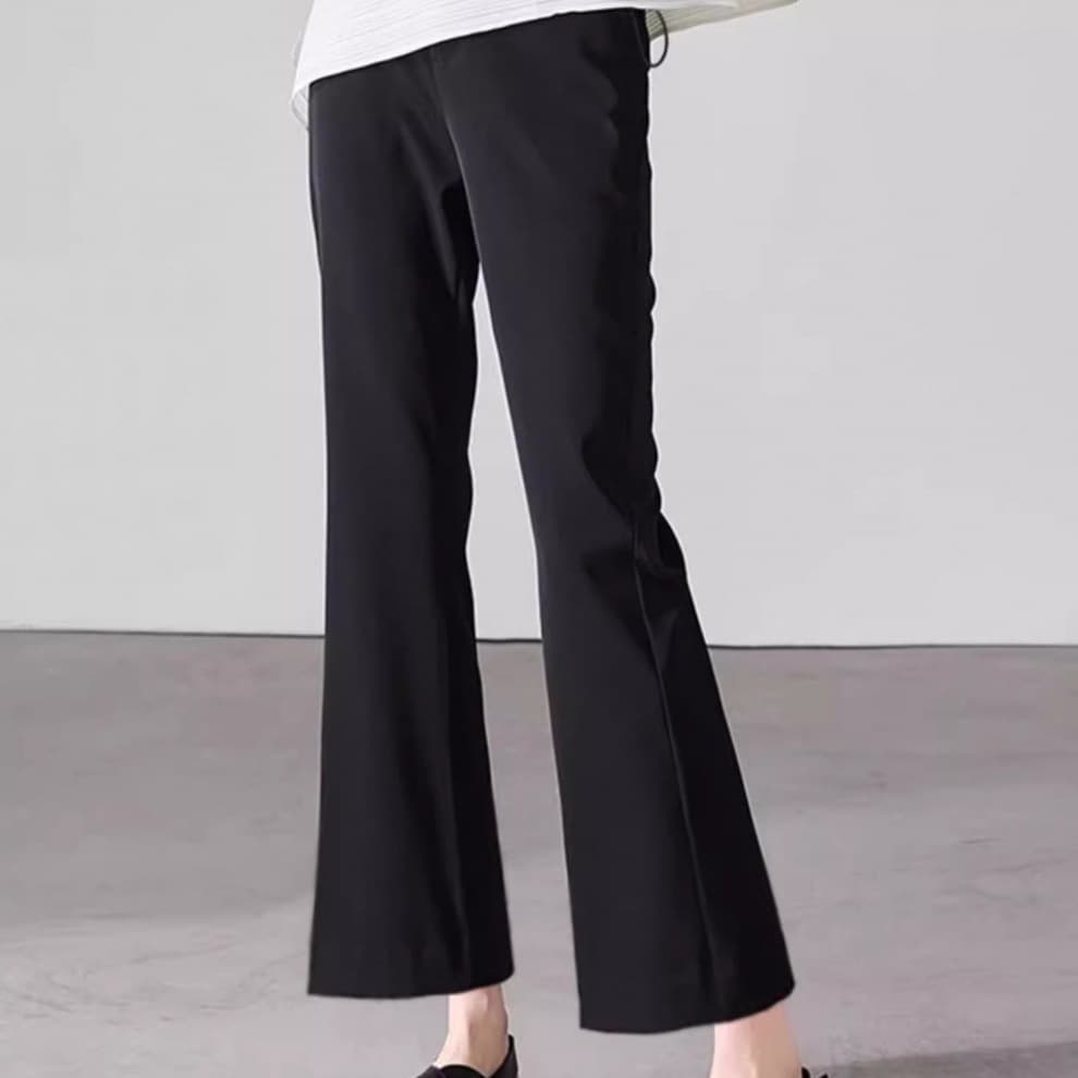 フレアパンツ 洗練フレアシルエットスラックス