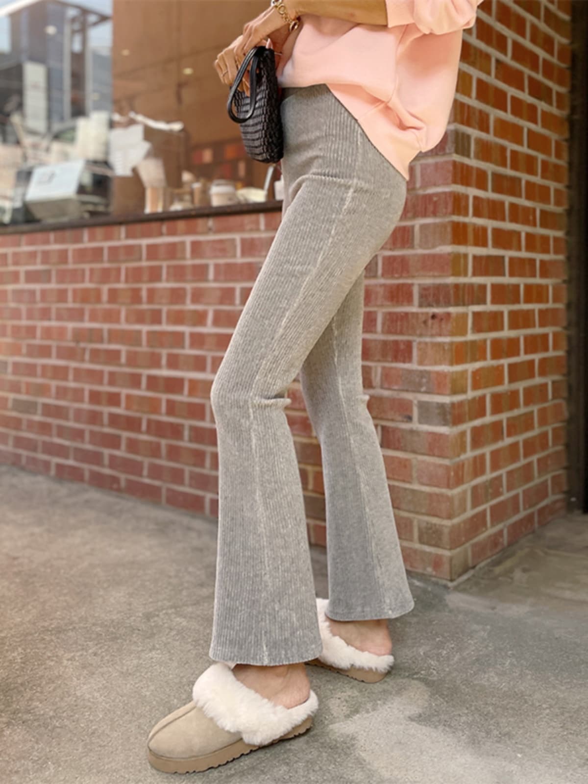 フレアパンツ なめらか美脚リブフレアパンツ