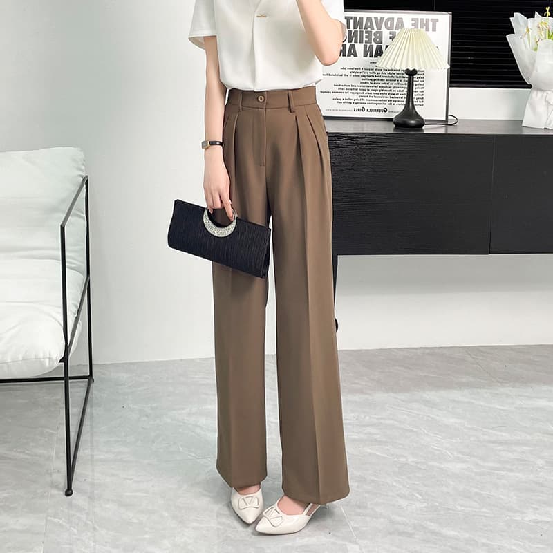 フレアパンツ 上品な裾広がりタック入りワイドスラックス