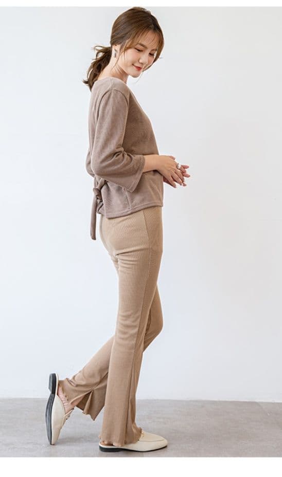 フレアパンツ しなやかリブ編みフレアパンツ
