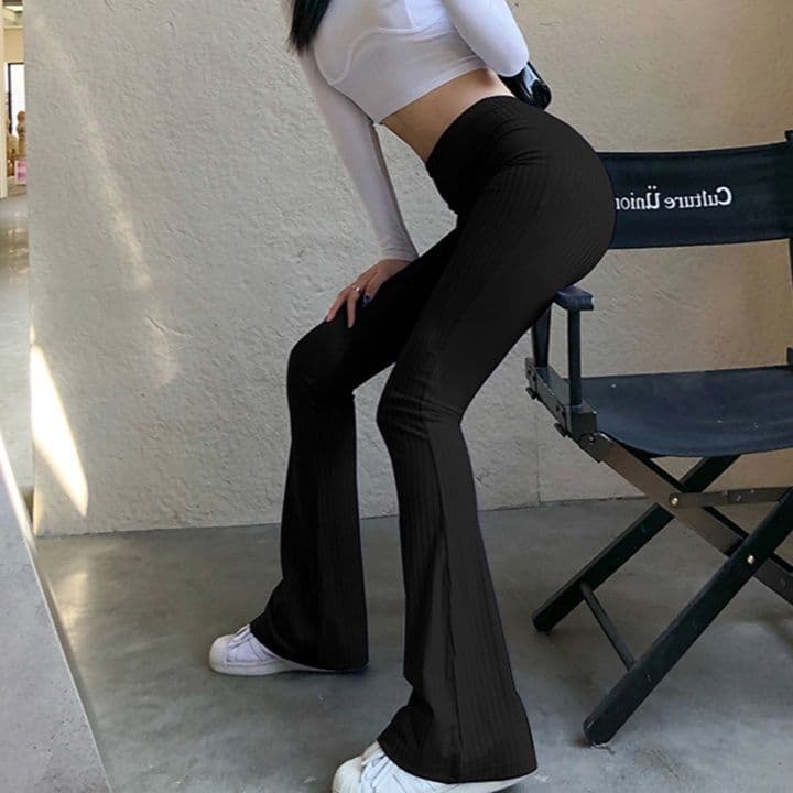 フレアパンツ なめらかリブフレアパンツ