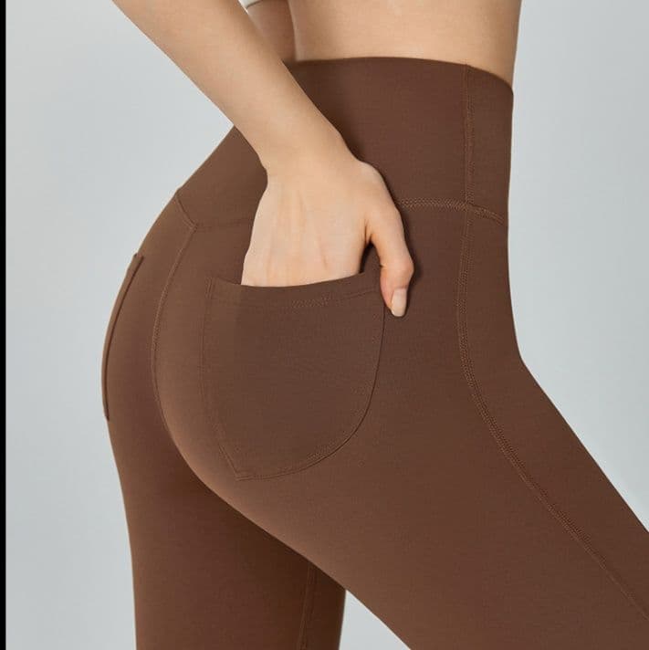 フレアパンツ 美シルエット裾広がりレギンス
