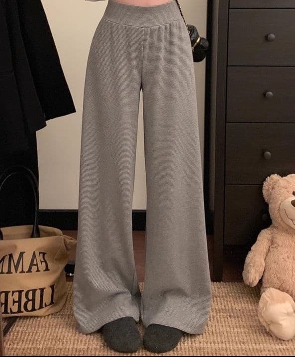 フレアパンツ ゆったり美脚フレアパンツ