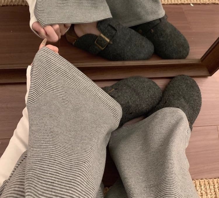 フレアパンツ ゆったり美脚フレアパンツ