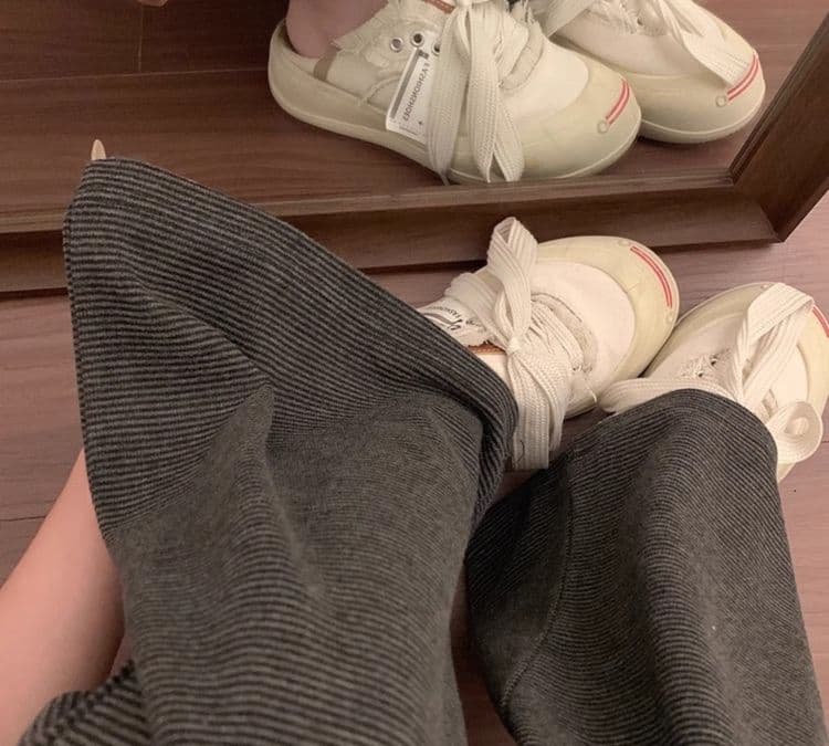 フレアパンツ ゆったり美脚フレアパンツ