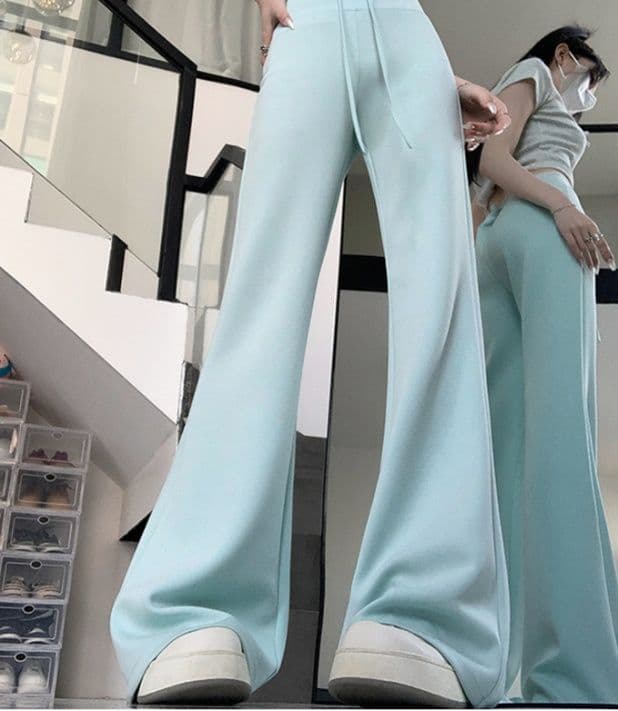 フレアパンツ 優雅なゆったりフレアスウェット