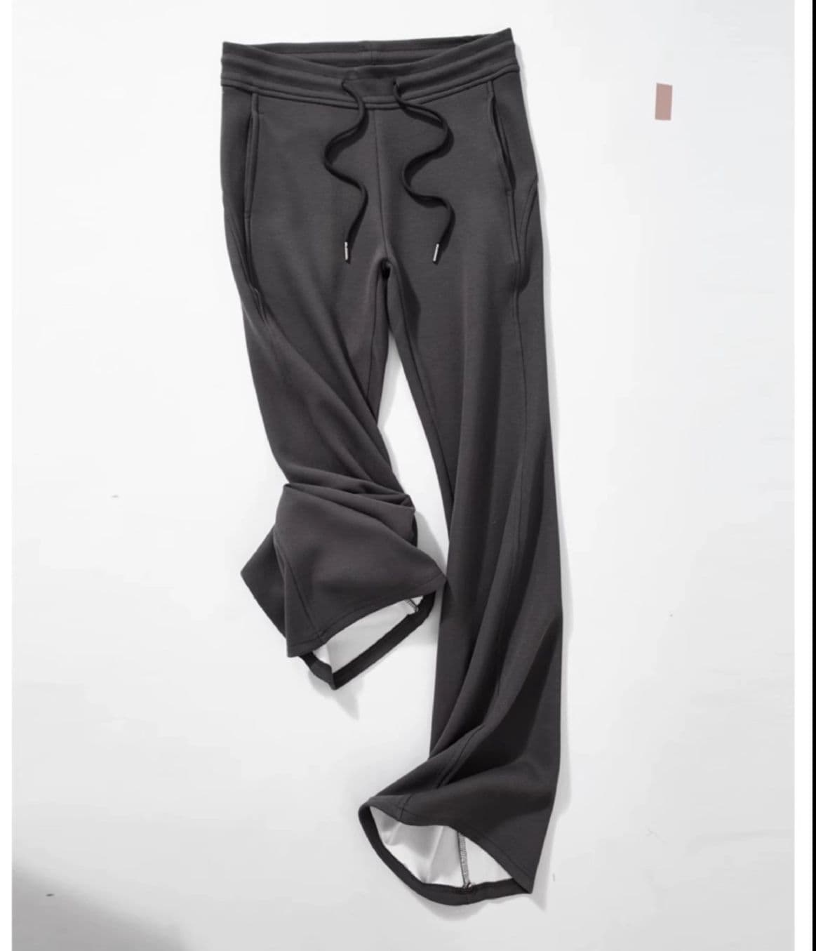 フレアパンツ 裾広がりシルエットスウェット素材フレアパンツ