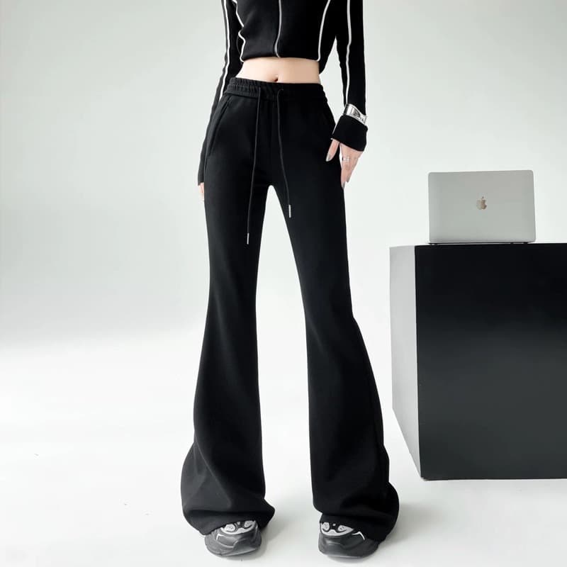 フレアパンツ 裾広がりシルエットスウェット素材フレアパンツ
